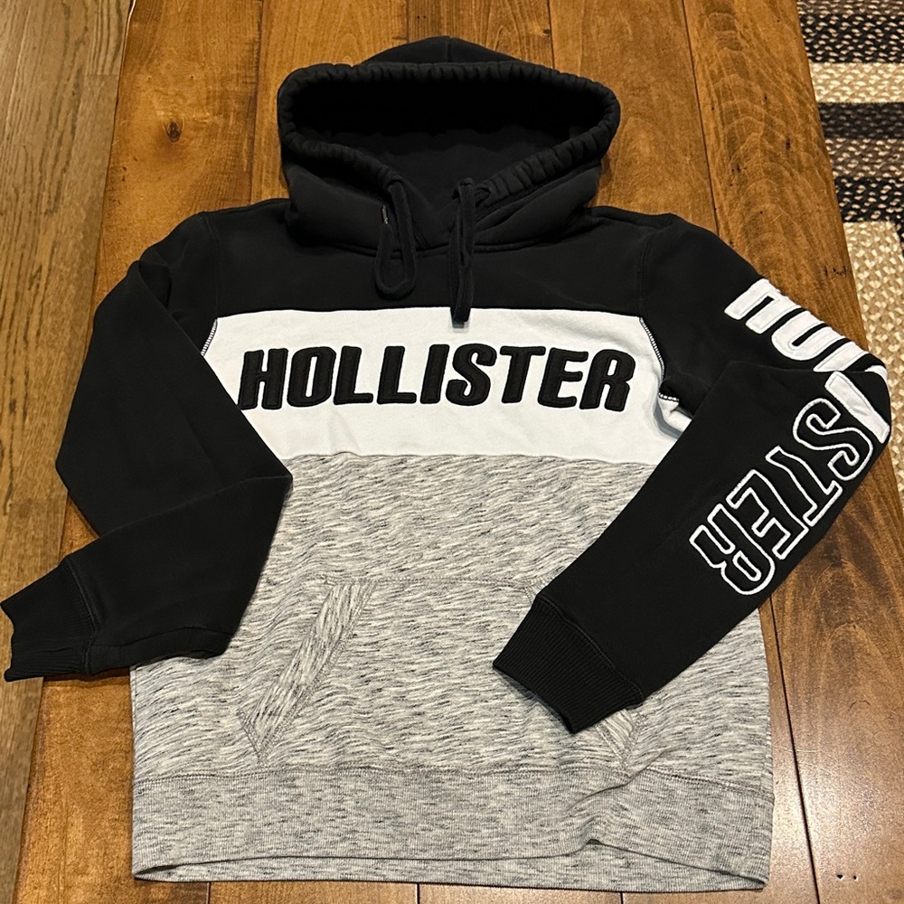Hollister Black and Gray Men's Sweatshirt